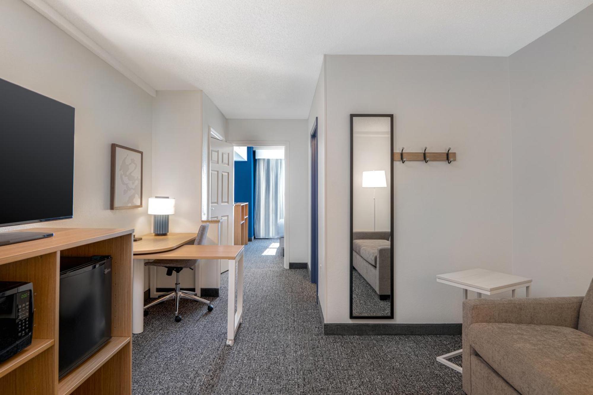 Spark By Hilton Hotel 3*